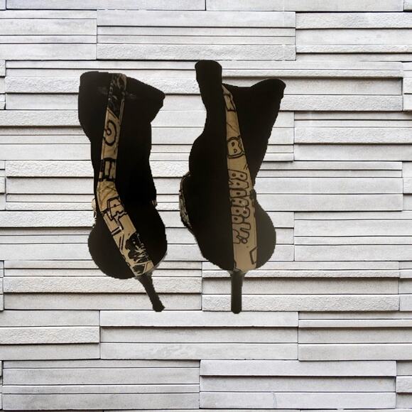 Vis-A-Vie Gothic Comic 3.5” Heeled Boots Sz. 8 - Picture 5 of 6